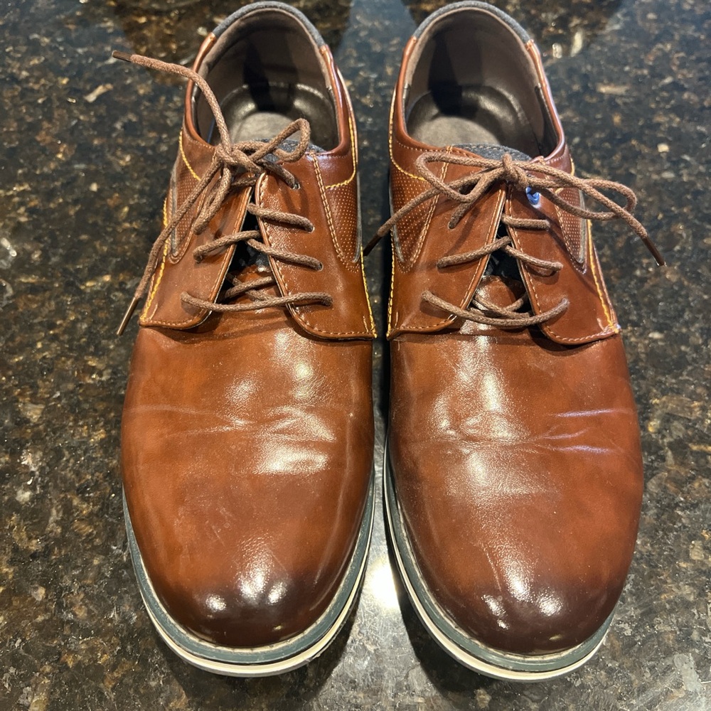 Men's Brown Leather Shoes Sz 11